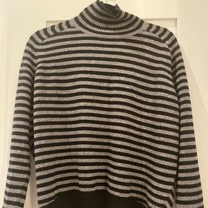 Vince sweater. Excellent condition. Size M.